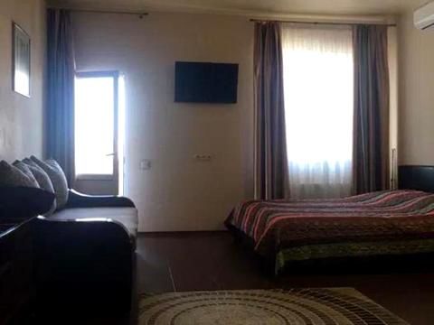 комерційна за адресою Генуезька вул., 5