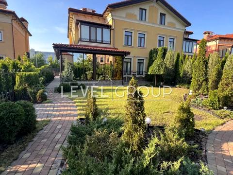 будинок за адресою Богатирська вул., 32