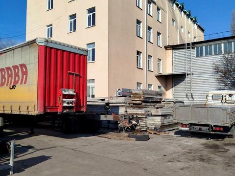 комерційна за адресою Колекторна вул., 1д