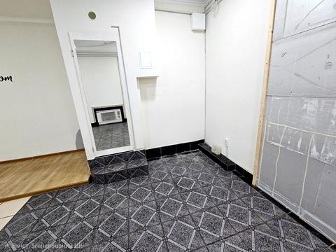 комерційна за адресою Євгена Олесницького вул., 1