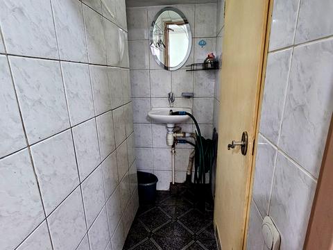 комерційна за адресою Євгена Олесницького вул., 1