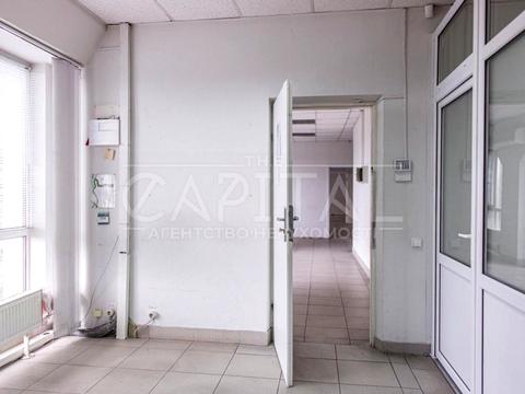 комерційна за адресою Березняківська вул., 38
