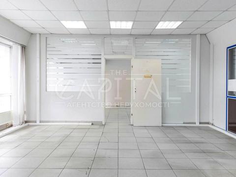 комерційна за адресою Березняківська вул., 38