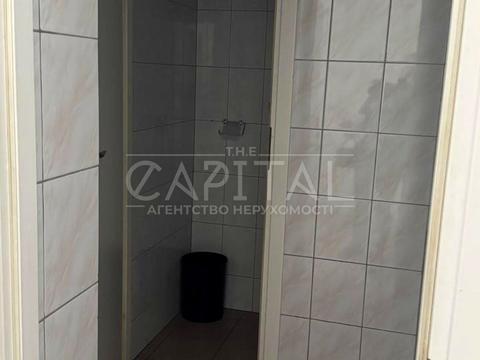 комерційна за адресою Березняківська вул., 38