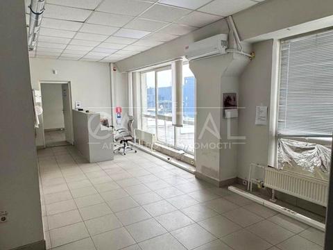 комерційна за адресою Березняківська вул., 38