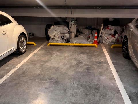 паркомісце за адресою Трускавецька вул., 6-В