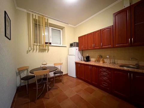 комерційна за адресою Райдужна вул., 23