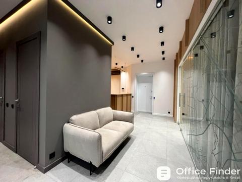 комерційна за адресою Кловський узвіз, 7a