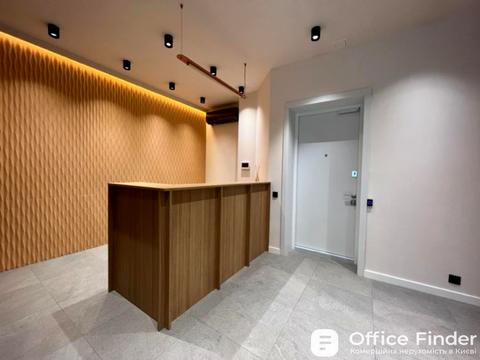 комерційна за адресою Кловський узвіз, 7a