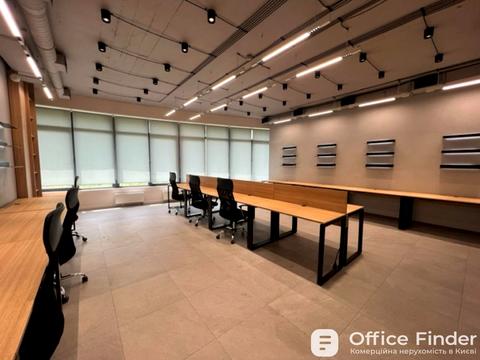 комерційна за адресою Кловський узвіз, 7a