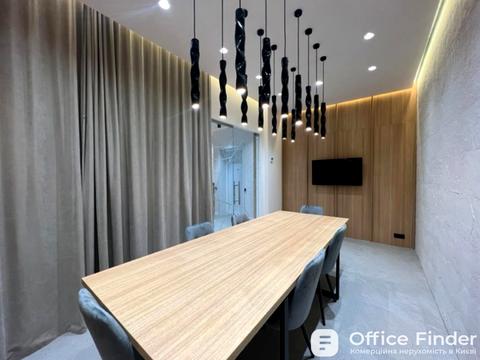 комерційна за адресою Кловський узвіз, 7a