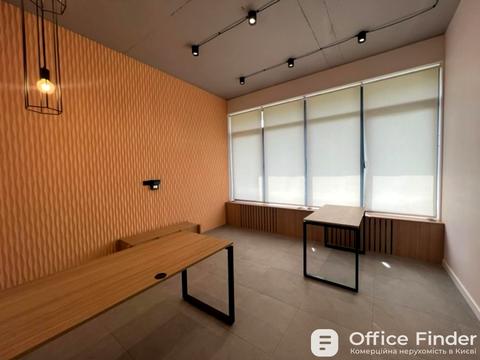 комерційна за адресою Кловський узвіз, 7a