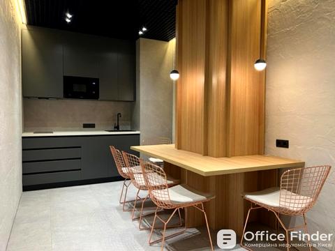 комерційна за адресою Кловський узвіз, 7a