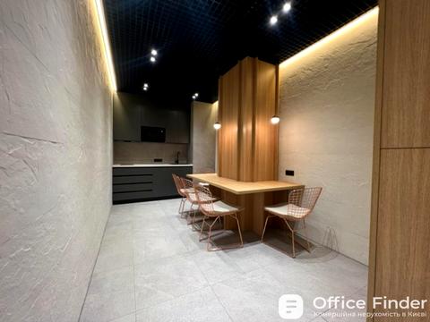 комерційна за адресою Кловський узвіз, 7a