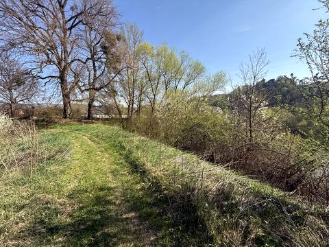 участок по адресу Ужанська