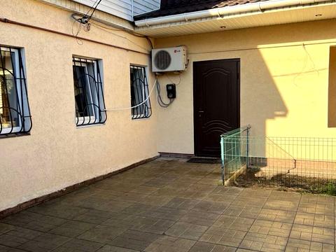 будинок за адресою Роздільна вул., 2