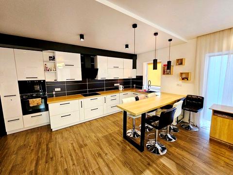 будинок за адресою Богдана Хмельницького