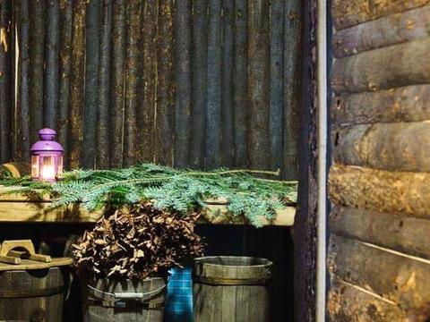 комерційна за адресою Пегіще, 7