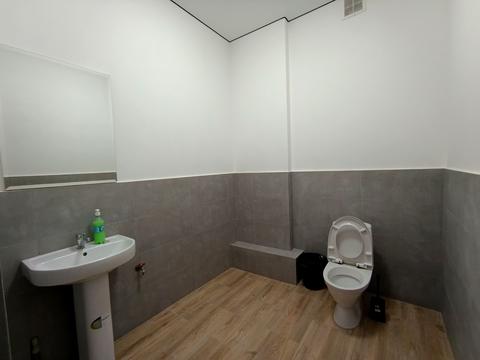 коммерческая по адресу Торговица ул., (Будинок)