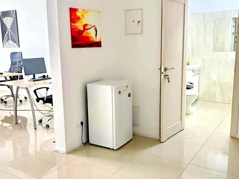 комерційна за адресою Трускавецька вул., 8