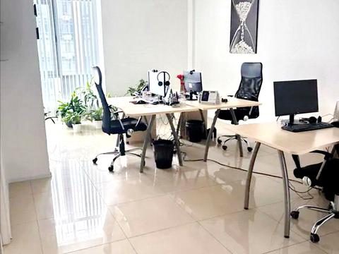 комерційна за адресою Трускавецька вул., 8