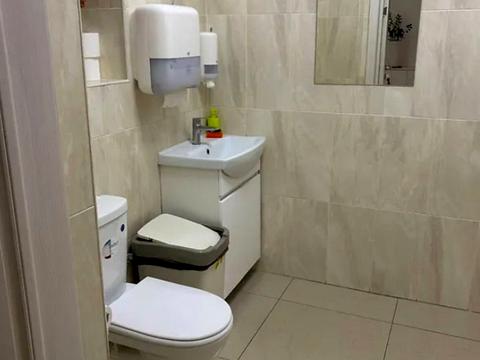 комерційна за адресою Трускавецька вул., 8