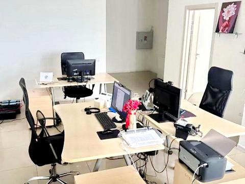 комерційна за адресою Трускавецька вул., 8