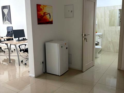 комерційна за адресою Трускавецька вул., 8