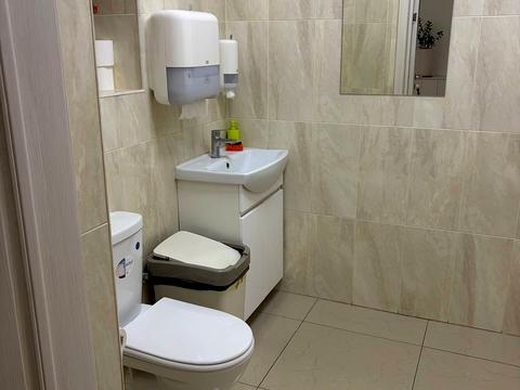 комерційна за адресою Трускавецька вул., 8