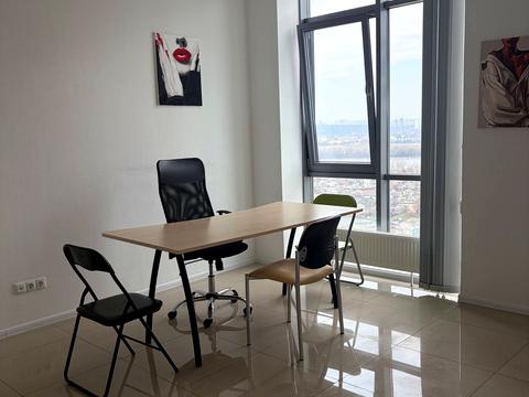 комерційна за адресою Трускавецька вул., 8