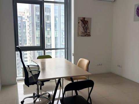 комерційна за адресою Трускавецька вул., 8