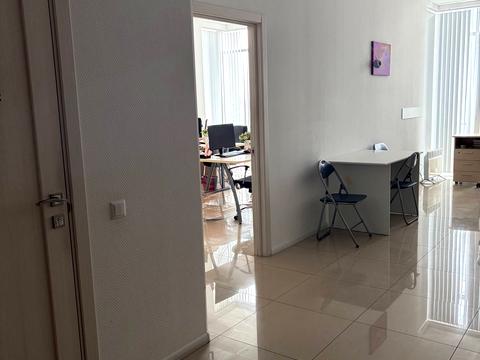 комерційна за адресою Трускавецька вул., 8