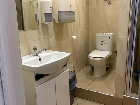 комерційна за адресою Трускавецька вул., 8