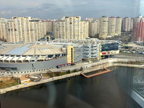 комерційна за адресою Трускавецька вул., 8