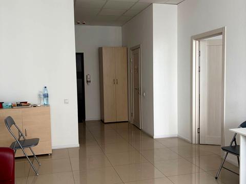 комерційна за адресою Трускавецька вул., 8