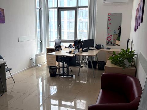 комерційна за адресою Трускавецька вул., 8