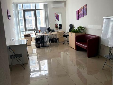 комерційна за адресою Трускавецька вул., 8