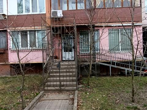 комерційна за адресою Червоної Калини просп. (Володимира Маяковського), 4