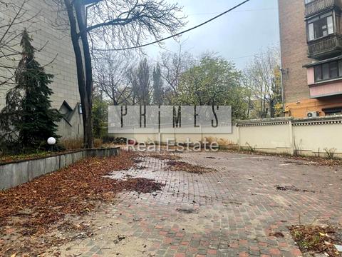 комерційна за адресою Зоологічна вул., 10