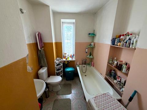 квартира за адресою Академіка Булаховського вул., 5-Б