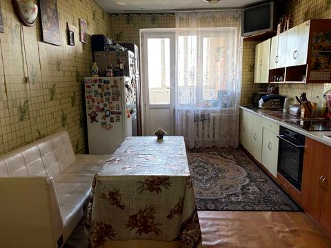 квартира за адресою Академіка Булаховського вул., 5-Б