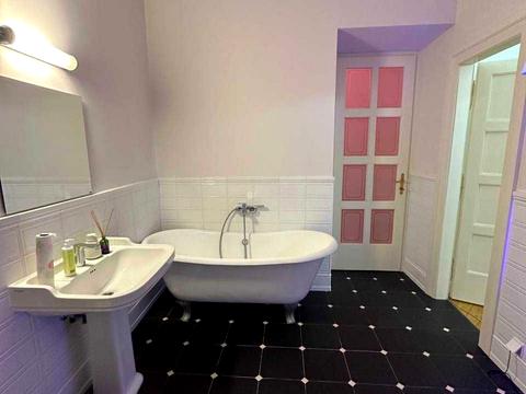 коммерческая по адресу Саксаганского ул., 3