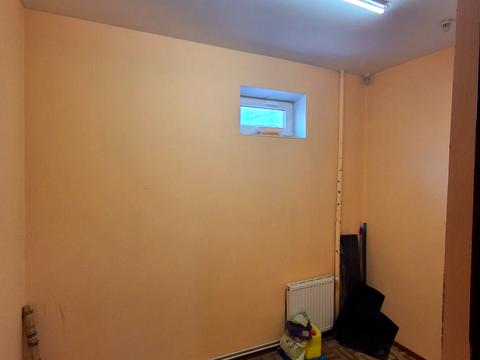 комерційна за адресою Злуки просп., 27