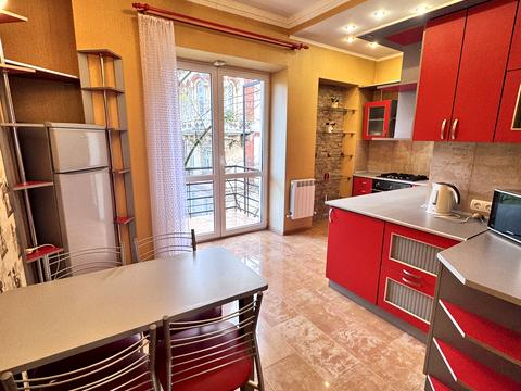 квартира за адресою Гетьмана Петра Дорошенка вул. (Жовтнева), 40