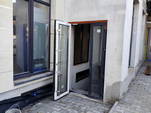 коммерческая по адресу 16-го Июля ул., (Будинок)