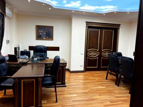 коммерческая по адресу Евгения Коновальца ул. (Щорса), 36-В