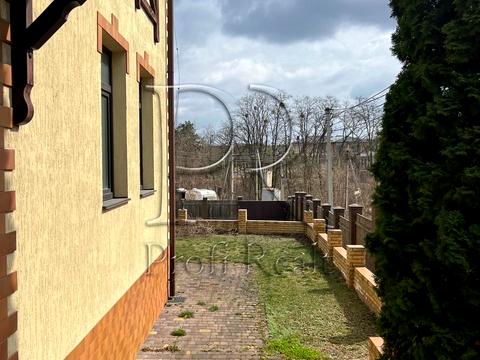 будинок за адресою Стежки вул.