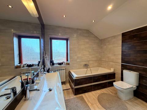 будинок за адресою Київська вул.