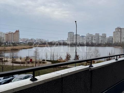 коммерческая по адресу Ревуцкого ул., 40-В