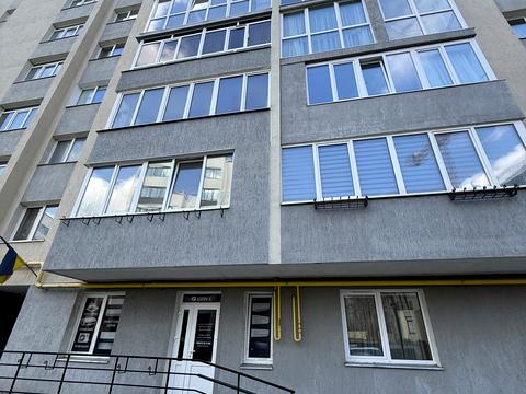 комерційна за адресою Бережанська вул., 18